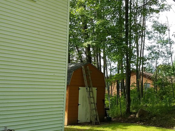 3rd image of 535 Pembroke St