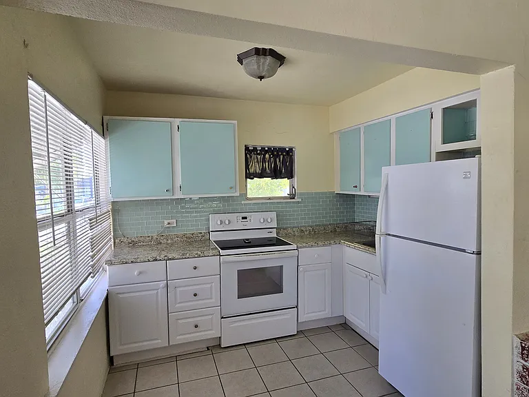 2070 Kurtz St — Photo 8