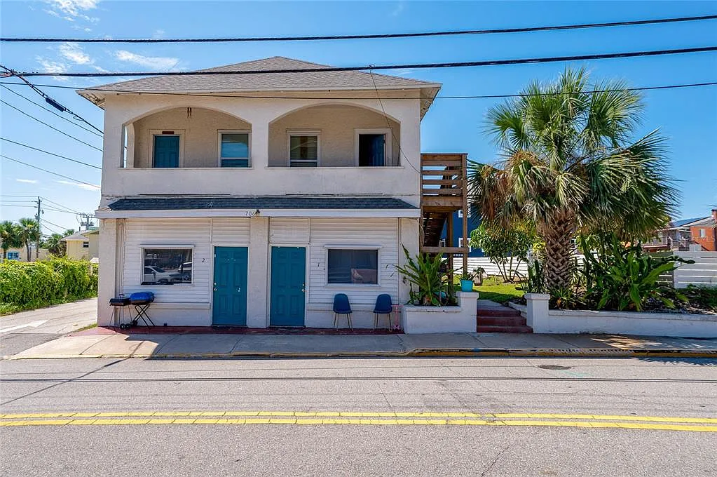 2 bed, 1.0 bath, 450 sqft, $1,600 — Photo 1