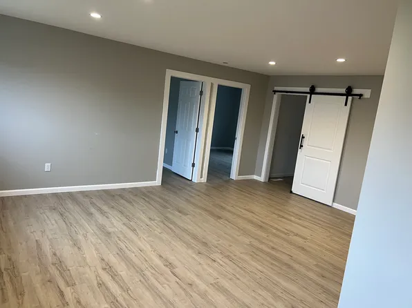 (undisclosed Address), Flint, MI 48503