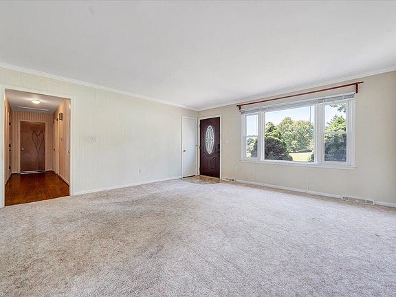 5th image of 516 Howard Dr