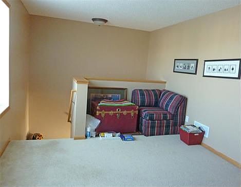 4th image of 8550 Vickors Ln N