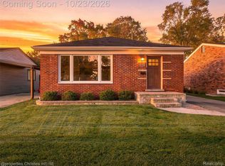 1112 E 4th St, Royal Oak, MI 48067