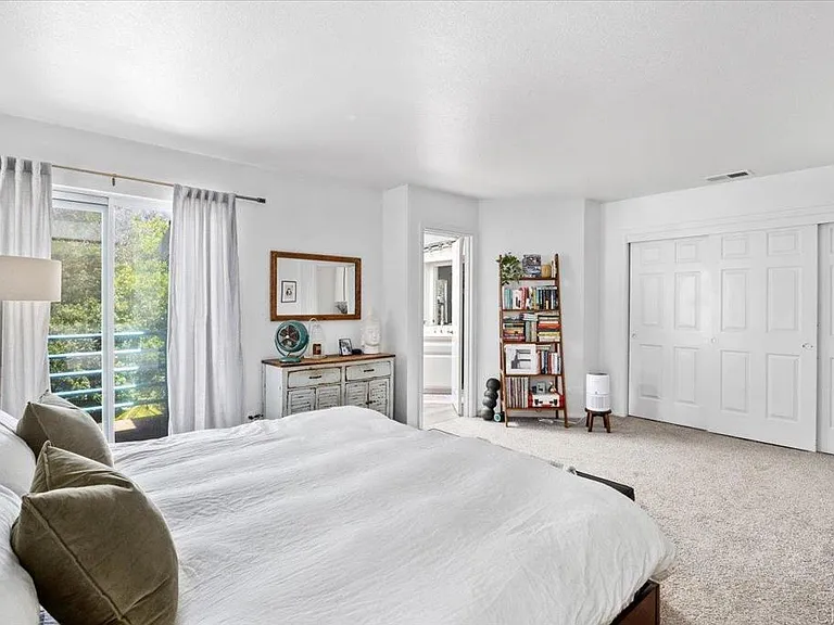 668 Westlake St — Photo 17