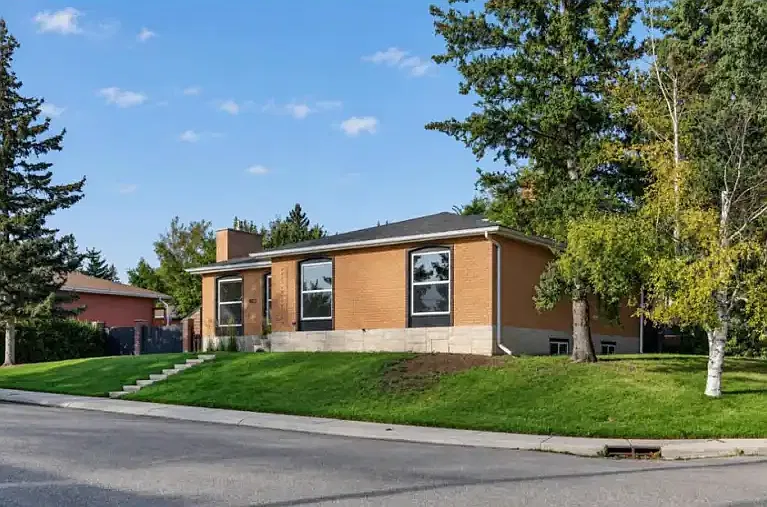 803 Canford Cres SW #1A