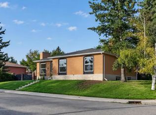 803 Canford Cres SW #1A, Calgary, AB T2W1L4