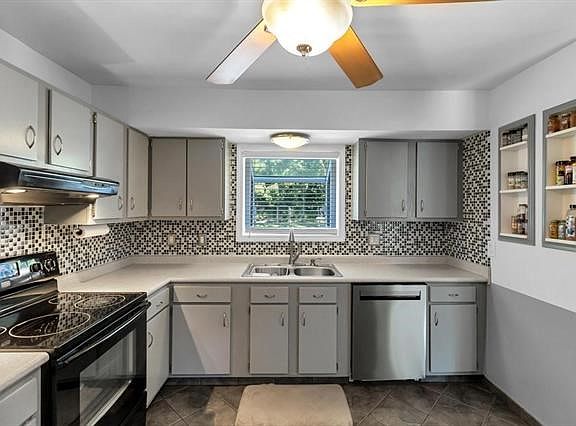 3rd image of 5106 NW Woody Creek Ln