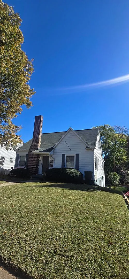 Building Photo - 405 S Sunset Dr