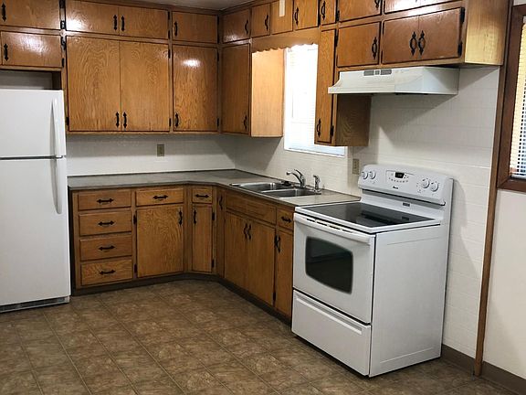 4th image of 2906 N River Blvd