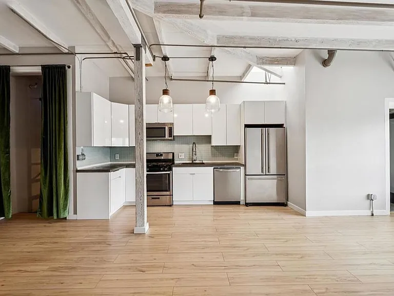 958 28th St #21 — Photo 7