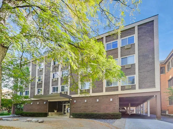 222 N Grove Ave APT 2D, Oak Park, IL 60302