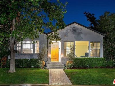 379 N Bronson Ave, Los Angeles, CA, 90004