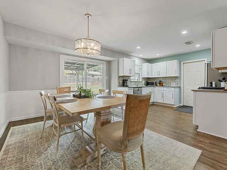 8508 Bradford Dr — Photo 6