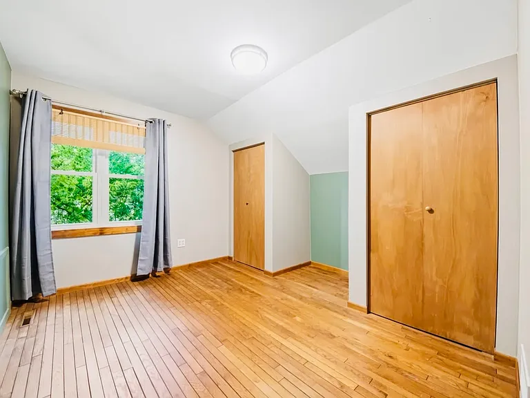 947 Canterbury Dr #60014 — Photo 8