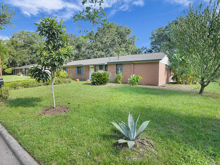 2222 Bacon Park Dr — Photo 4