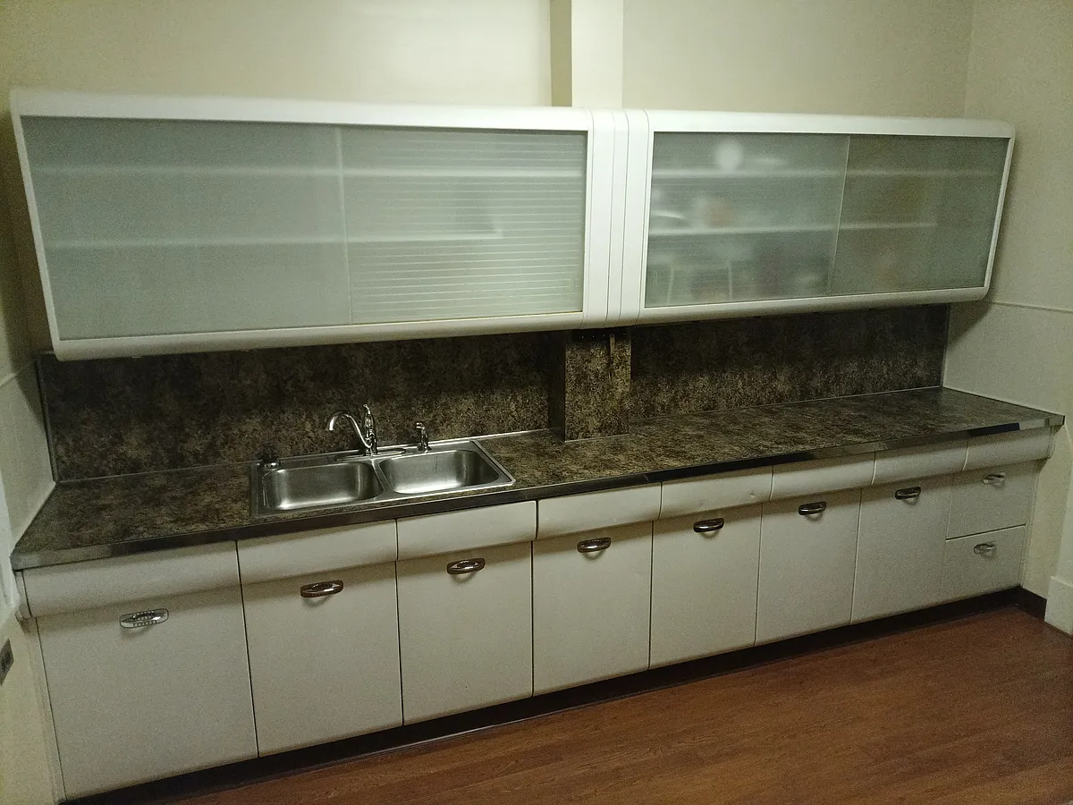 Kitchen - 546 Lincoln Ave