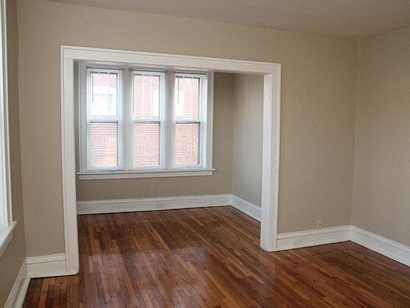 2nd image of 815 Leland Ave APT 2S