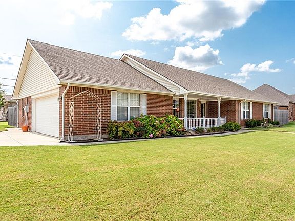 2nd image of 4872 Del Aire Dr