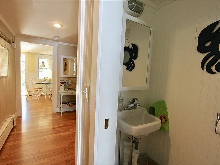 113 Renfrew Ave — Photo 6