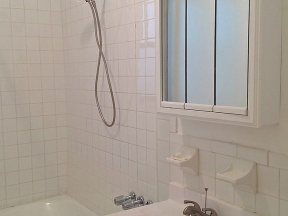 5th image of 2020 E 41st St APT 3D