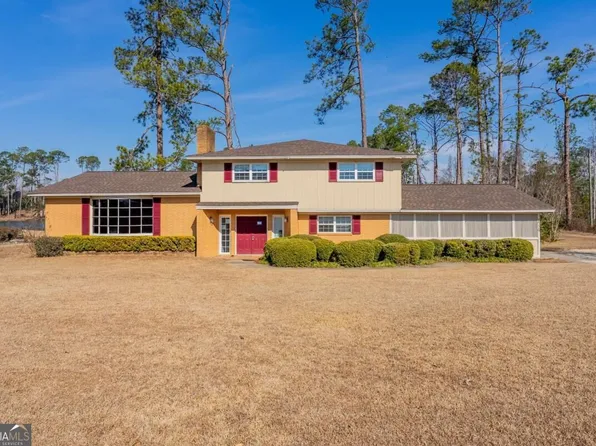 1729 W Forest Dr, Douglas, GA 31533