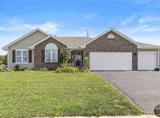 200 English Oak Ln, Poplar Grove, IL 61065