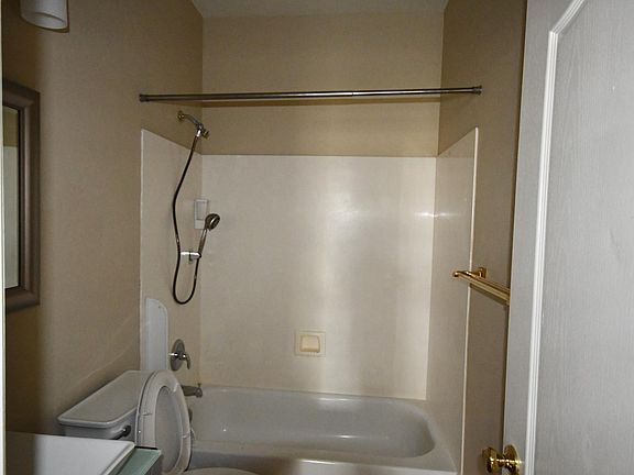 Downstairs full bath