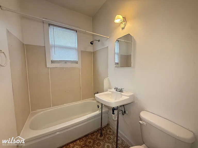 606 S 6th Ave — Photo 5
