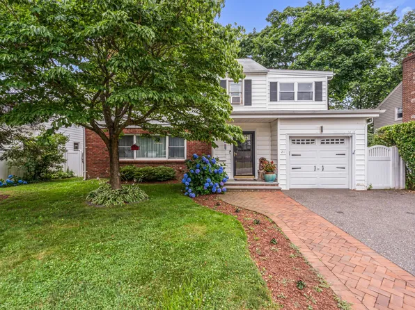 21 Orchard Street, Glen Head, NY 11545