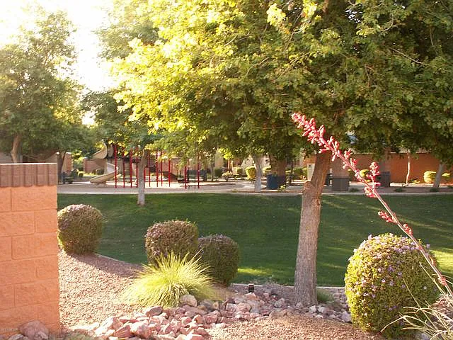 2508 E Vermont Dr — Photo 19