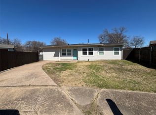 801 Raleigh Cir, Arlington, TX 76010