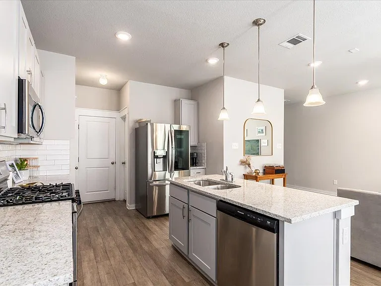 17103B Crane Fly Dr — Photo 8