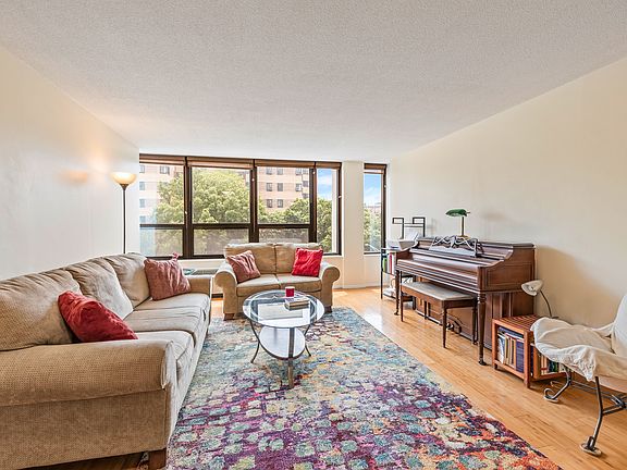 3rd image of 5100 N Marine Dr APT 3J