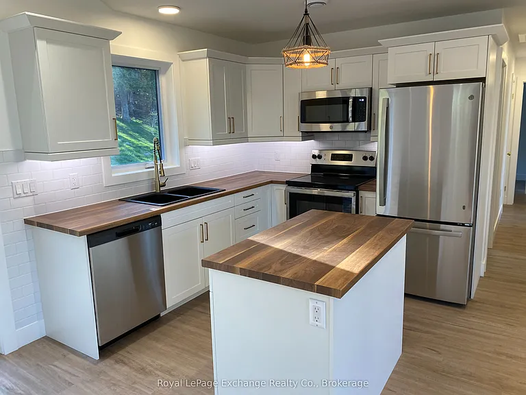 105 Maple St — Photo 5