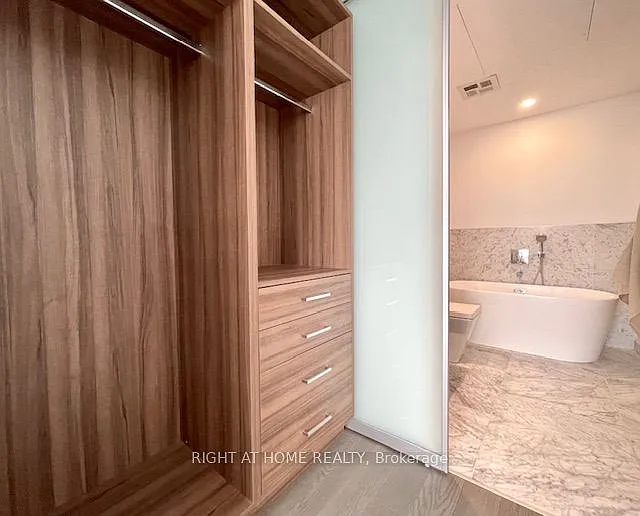 488 University Ave #4106 — Photo 36