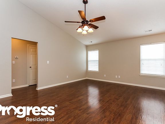 2nd image of 5627 Wood Hollow Dr