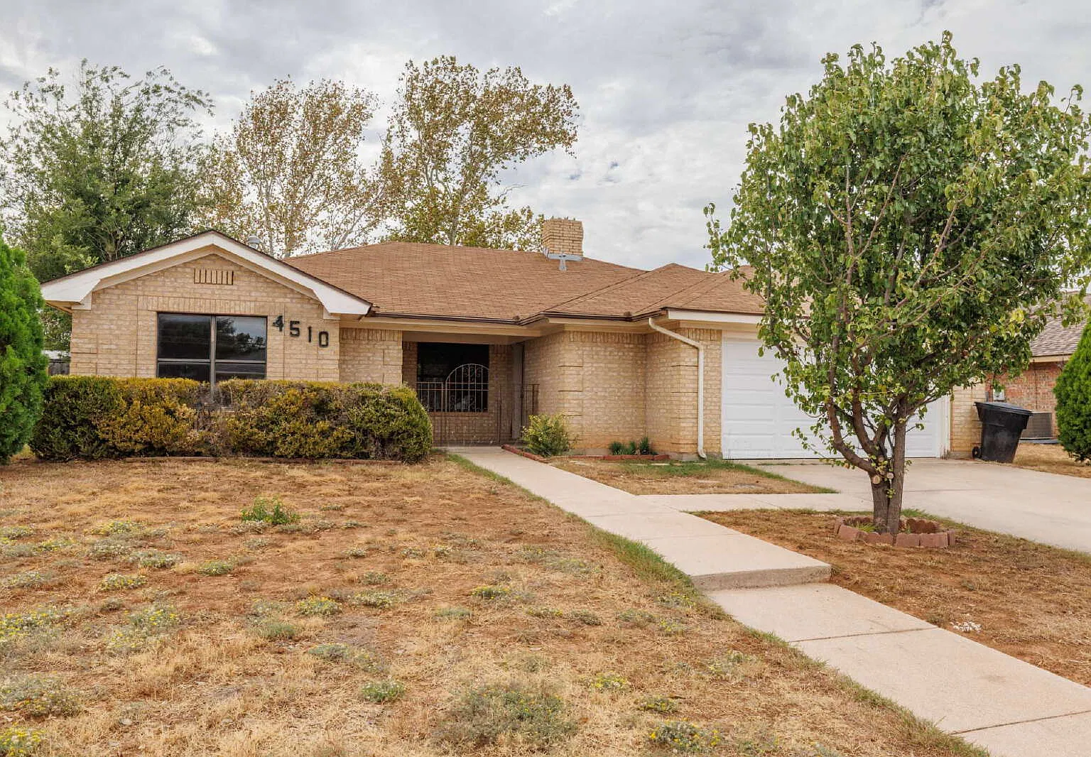 3 bed, 2.0 bath, $2,500 — Photo 1