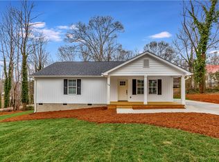 118 Leathers St, Westminster, SC 29693