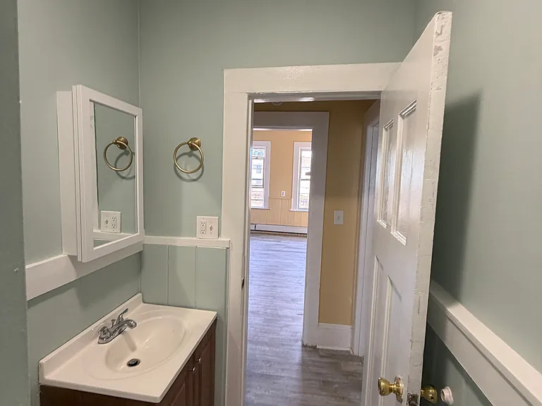 98 Glen St #2 — Photo 17