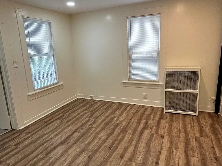 18 N 6th Ave #2 — Photo 5