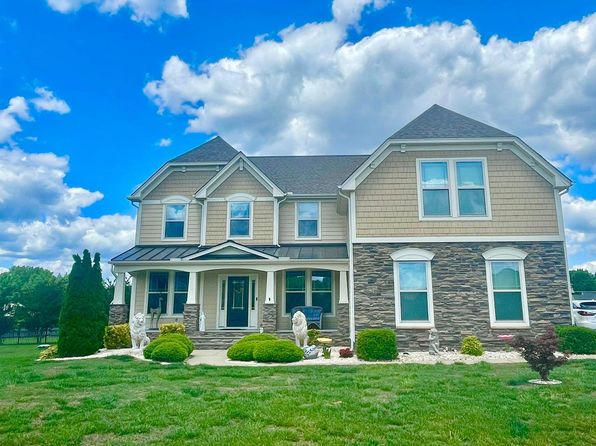 6640 Wildlife Ln, Fuquay Varina, NC 27526