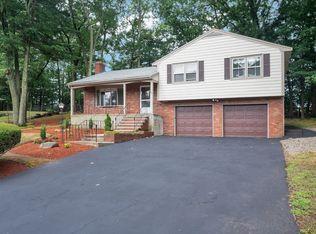 40 Himoor Cir, Randolph, MA 02368
