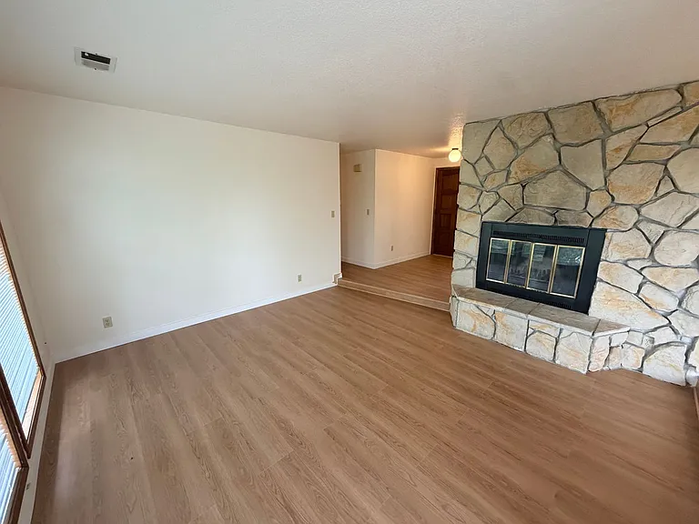 4389 Imperial Dr — Photo 7