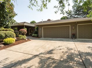 7410 SW East Lake Ct, Wilsonville, OR 97070