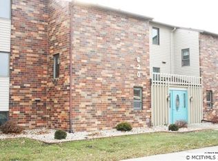 620 Briarstone Dr APT 35, Mason City, IA 50401