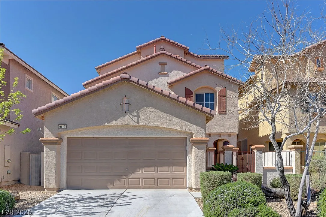 4 bed, 4.0 bath, 2356 sqft, $2,650 — Photo 1