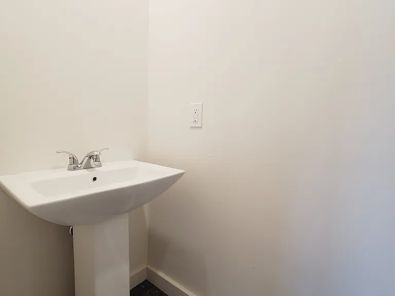 100 Chestnut St #1E — Photo 7