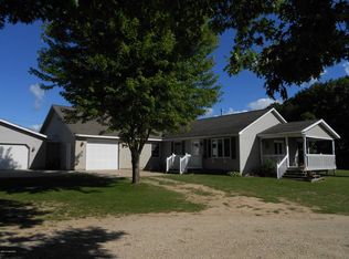 6177 E Millerton Rd, Fountain, MI 49410