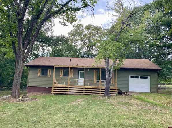 113 Eastern Ave, Bull Shoals, AR 72619