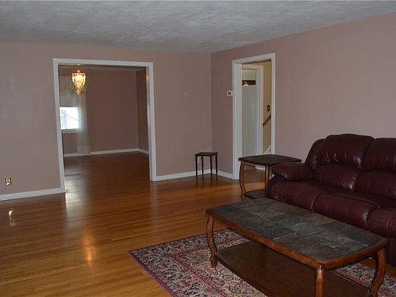 5th image of 205 Willumae Dr